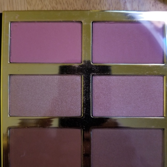 Make up - Picture 1 of 5